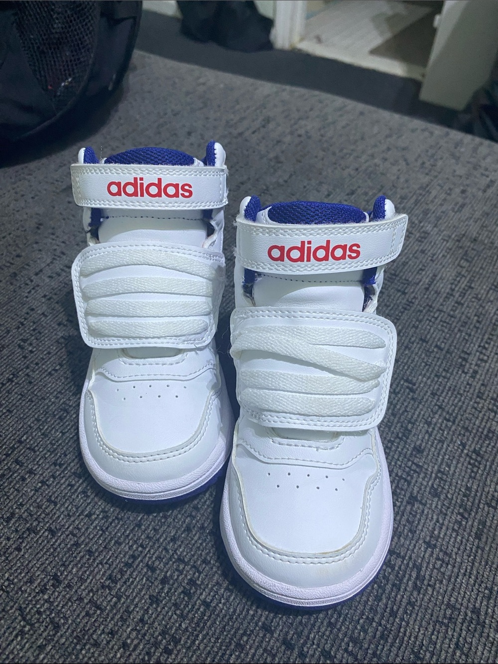 adidas Kids White High-Top Sneakers with Blue Lining and Red Logo